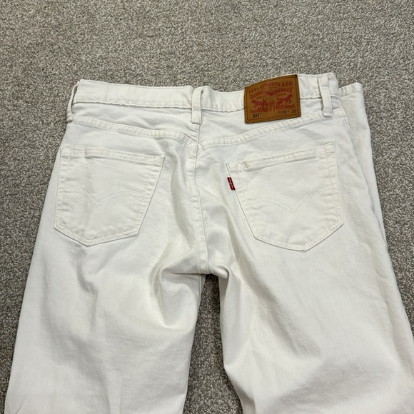 White Levi’s 511 - Picture 3 of 4